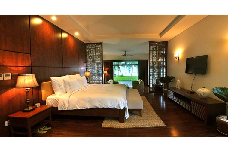 4 Bedroom Beachfront Pool Villa